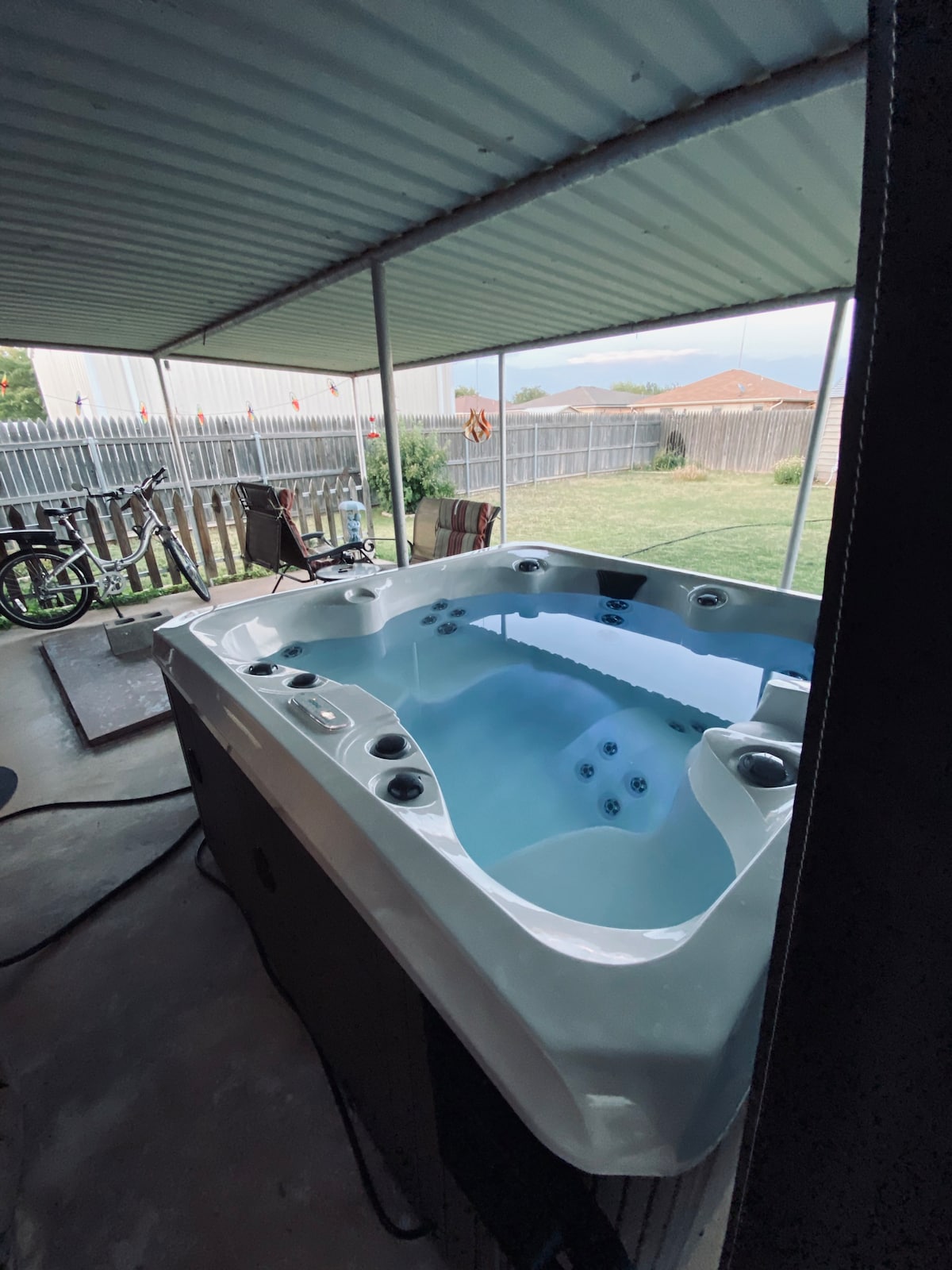 “Dorthas”- HOT TUB, 3 bed, 75in tv & pool table