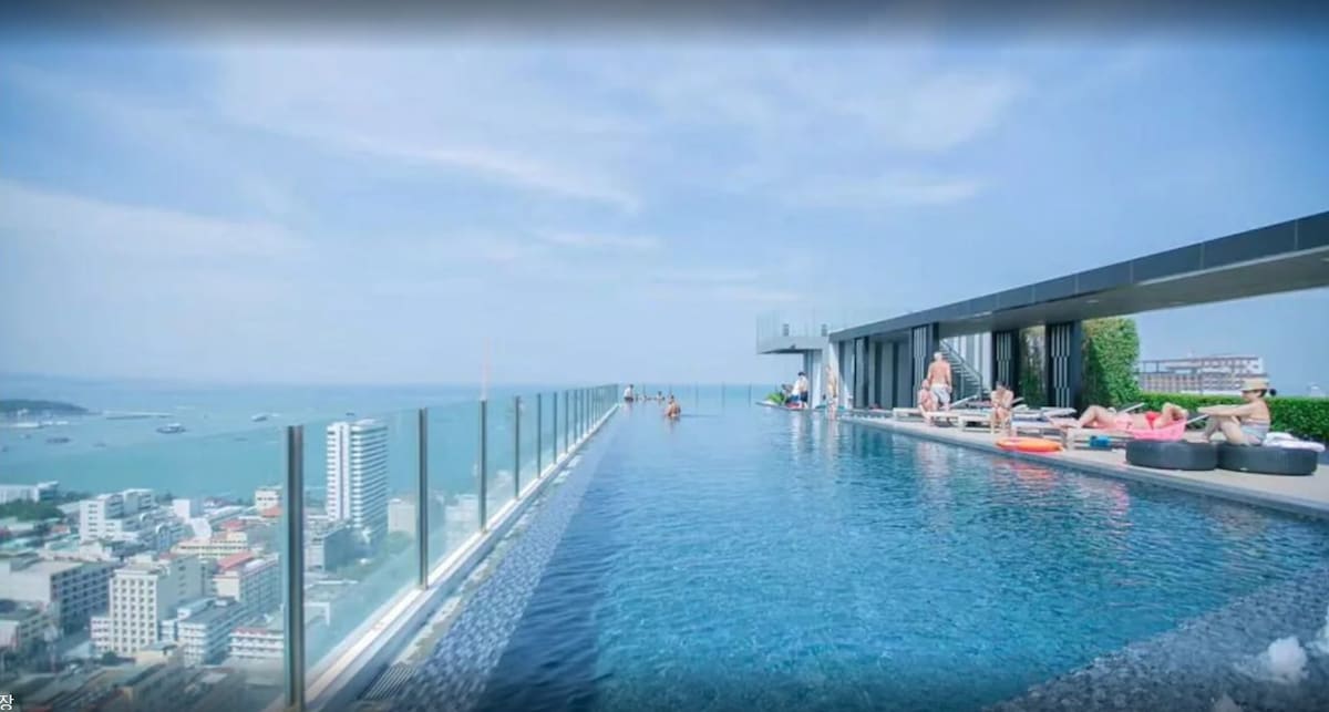 Upper Level Sea View Rooftop Infinite Pool The Base Condo