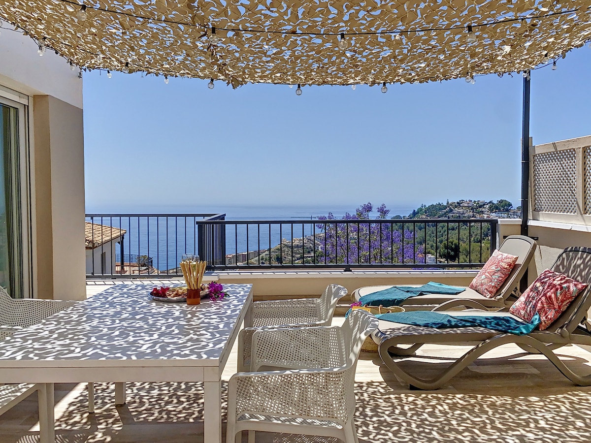 Enjoy this lovely mediterranean apartment AC ,Wifi