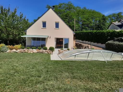 Maison avec piscine et jolie vue