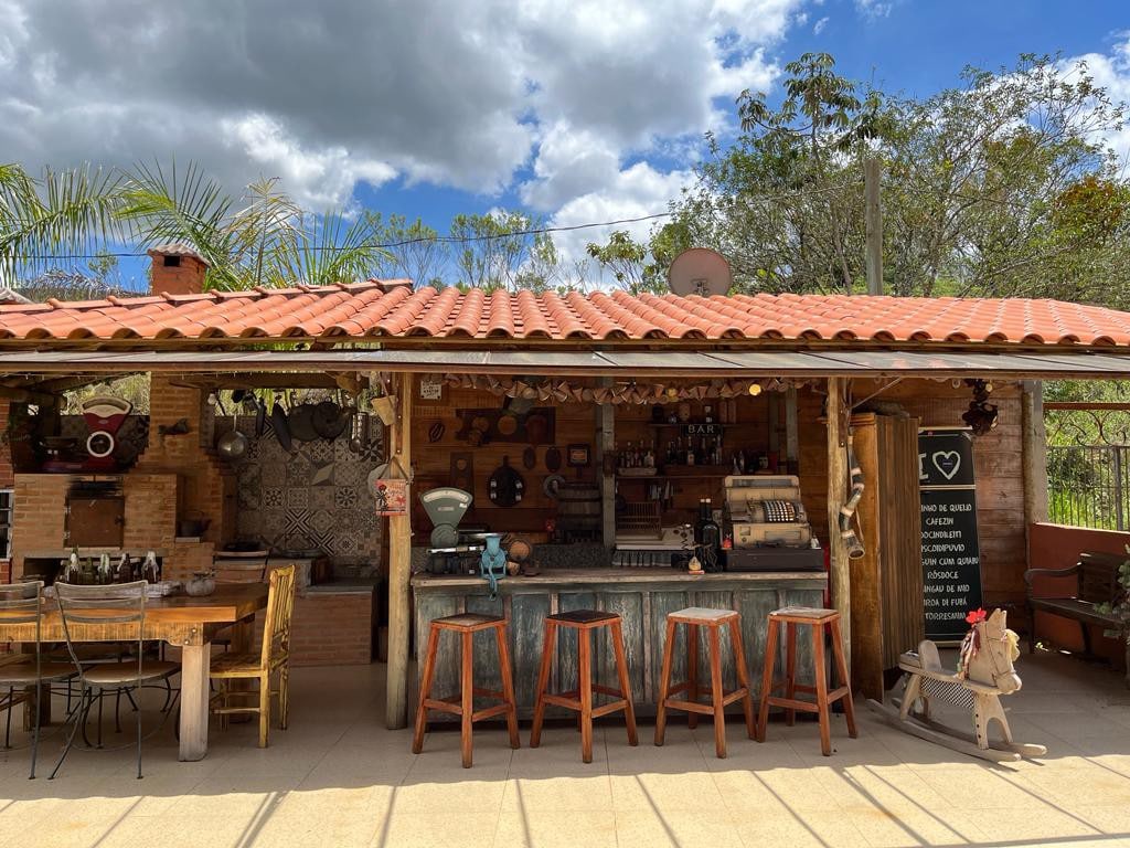 Suíte 4 com Café da Manhã na Pousada CasaCor