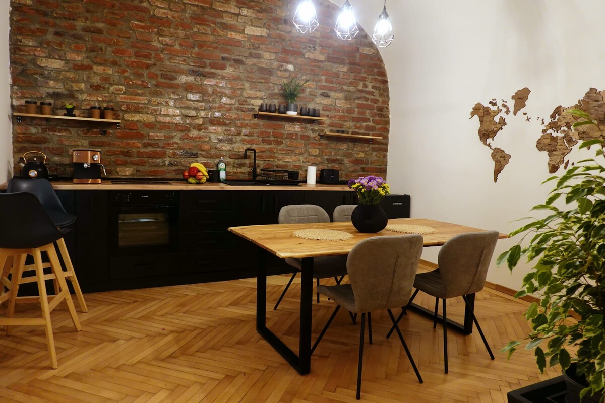Superb 102m² apartment in a historical building