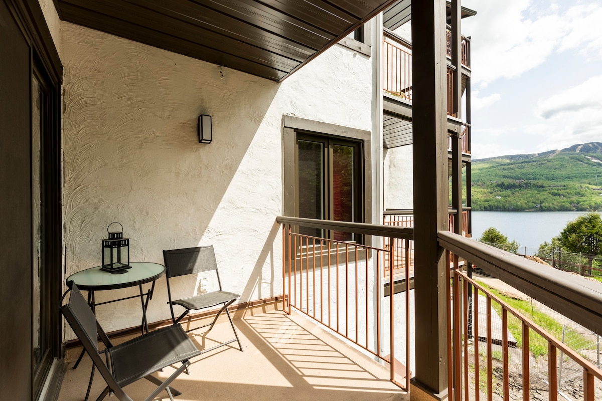 The Outlook over Lac -Tremblant by Instant Suites