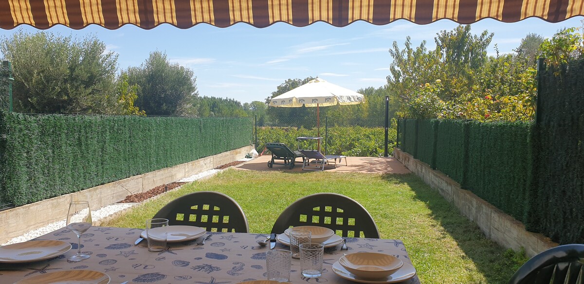 En Cihuri, agradable adosado con porche y jardín