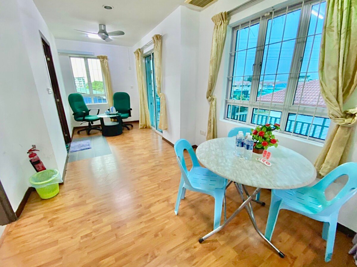 Family Suite for 4-5 Person with Balcony