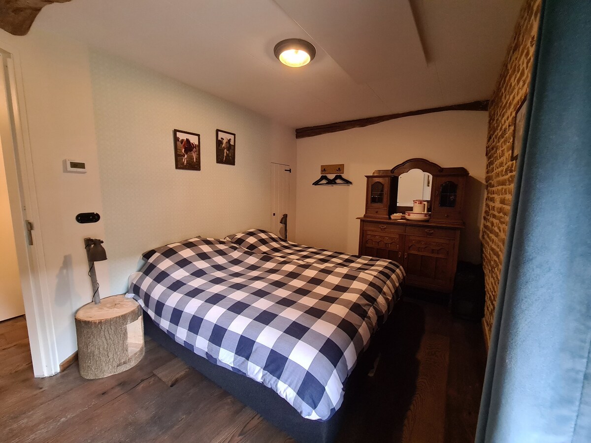 Cosy 3 Bedroom appartment in former Goat Shed