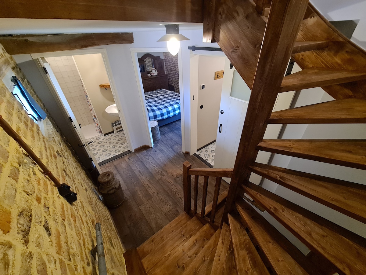 Cosy 3 Bedroom appartment in former Goat Shed