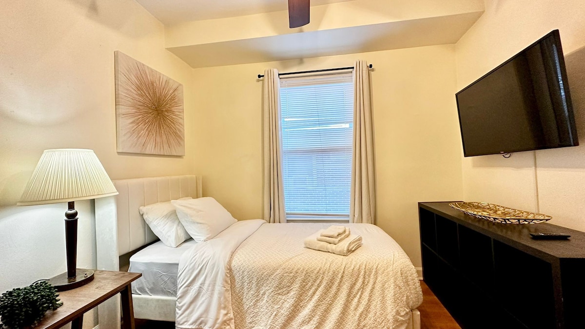 Room in Norfolk by Navy Base & Oceanview.