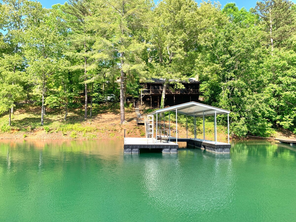 Sunset Cove Lakefront Cabin