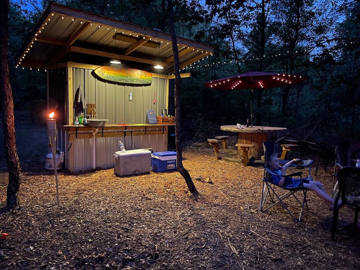 Glamping suite with camp kitchenette