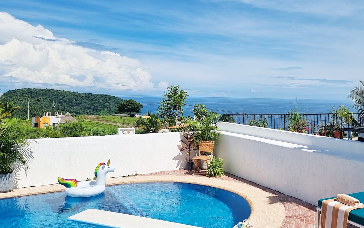 时尚Lux-Los Ayala ，可欣赏泳池海景和2米宽双人床套房