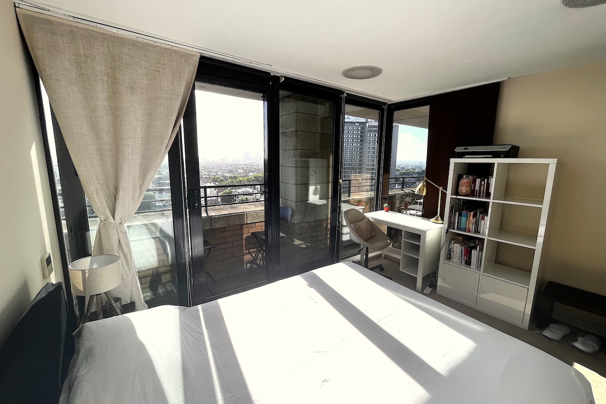 Room with a view in a South Kensington Penthouse