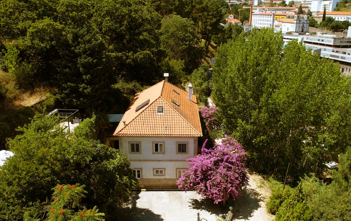 Casa das Essências, Casa de Campo na Cidade