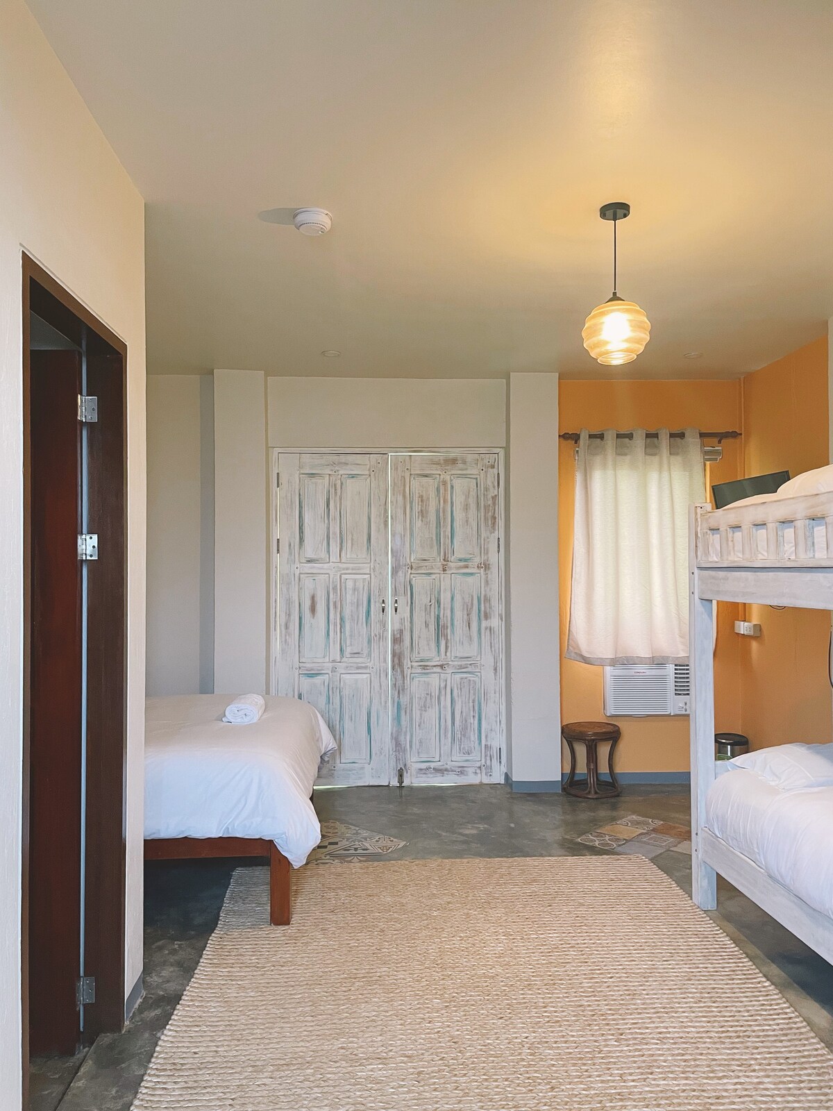 Ambella Room - Beachfront Home |  for 4 Pax