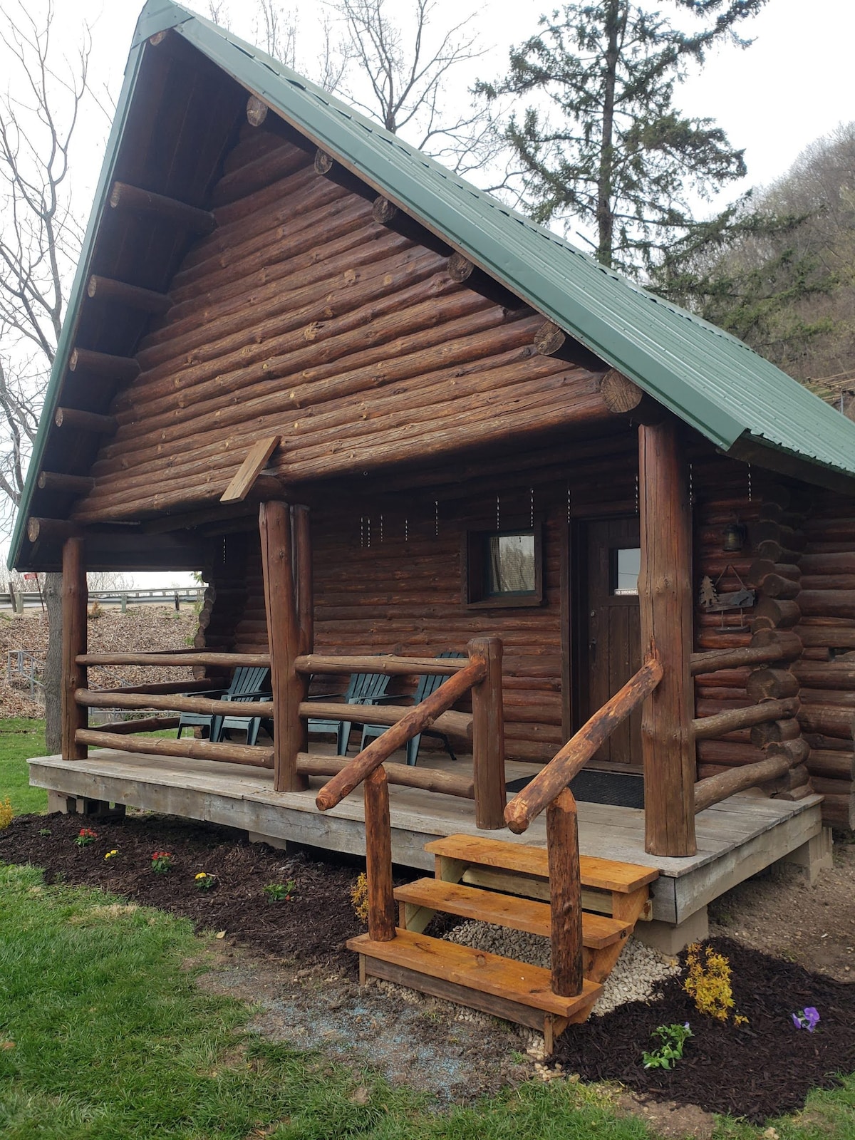 ATTN: Boaters! Slip included. Cozy Cabin