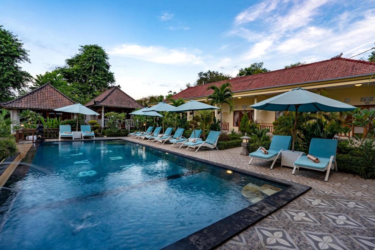 Pool Access and Comfy room at Lembongan Area