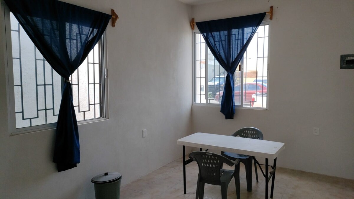 Agradable casa segura en residencial (privada)