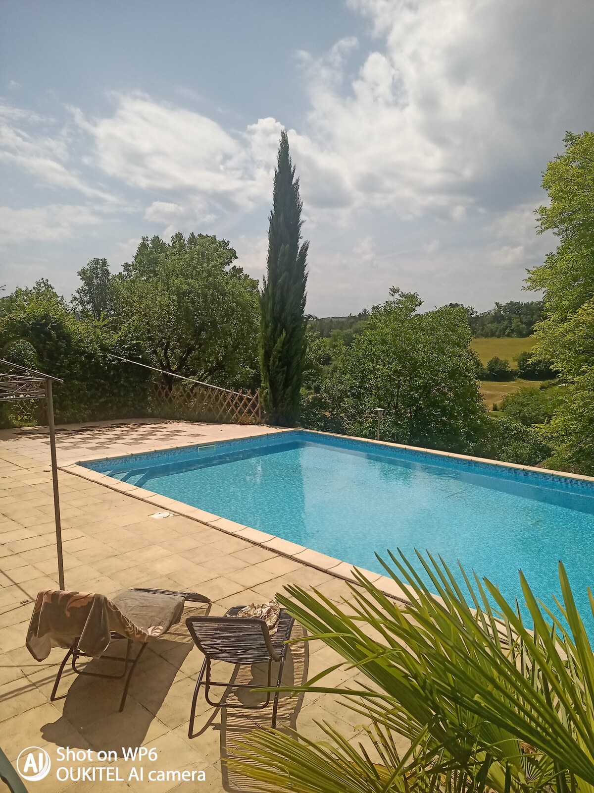 Charmant gîte avec piscine et terrain forestier