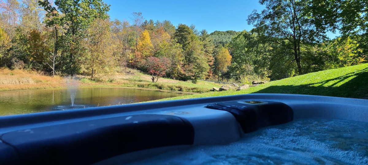 Private Log Home w/Hot Tub & Half Acre Fish Pond