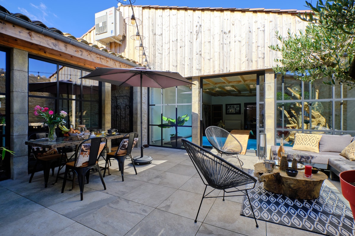 Gite unique avec piscine intérieure spa terrasse