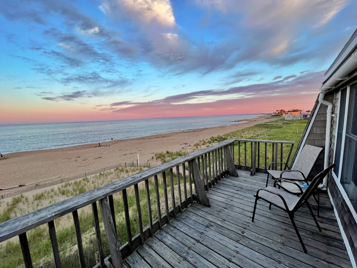 Plum Island Beachhead: Beachfront & Views!