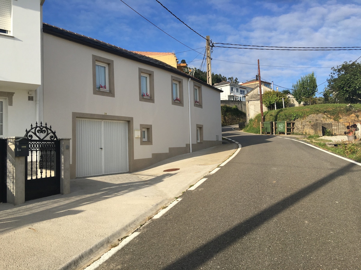 Casita cercana a una playa escóndida.