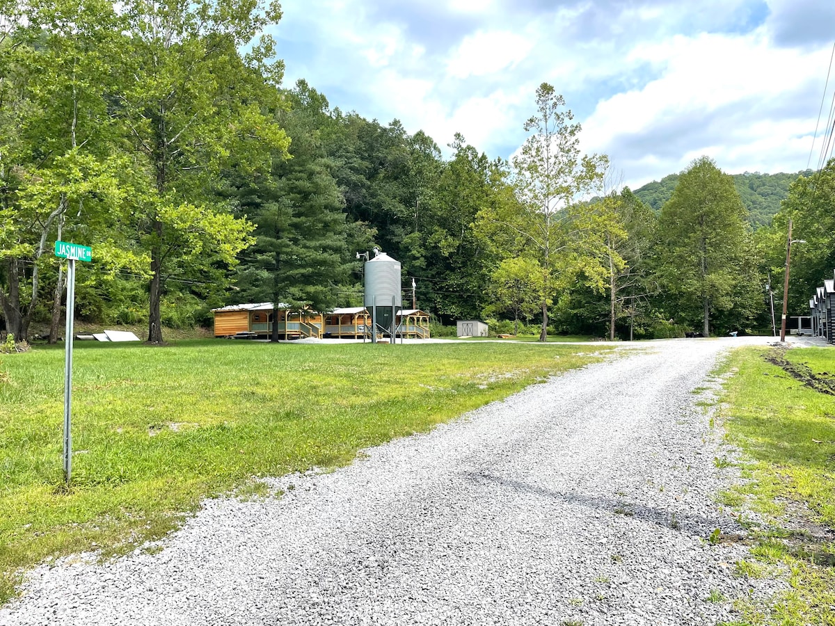 The West Virginia Way, Outlaws Hideaway Cabin 2