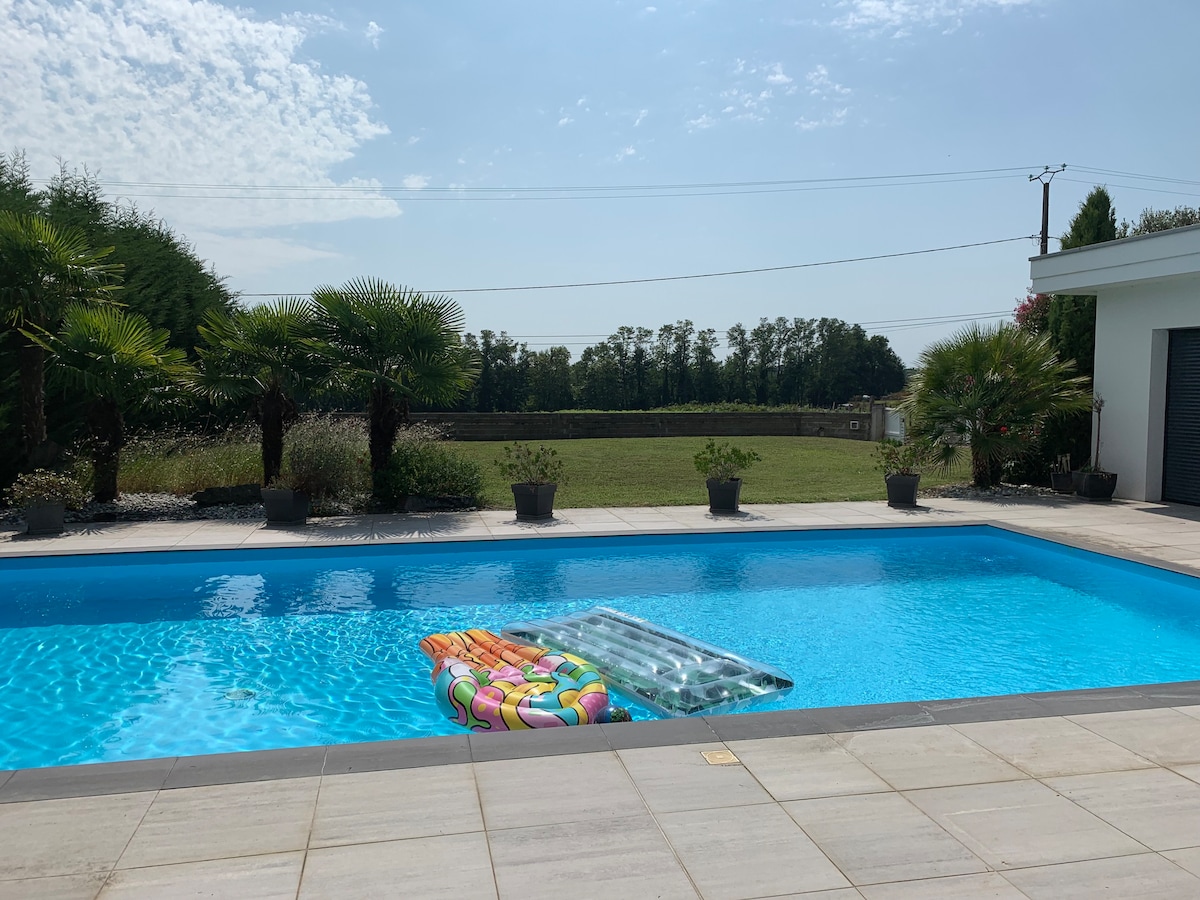 Villa de 180m avec jardin et piscine