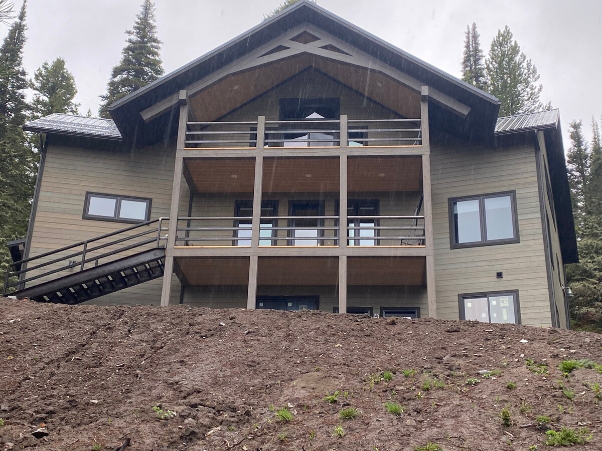 Bridger Bowl Ski Chalet