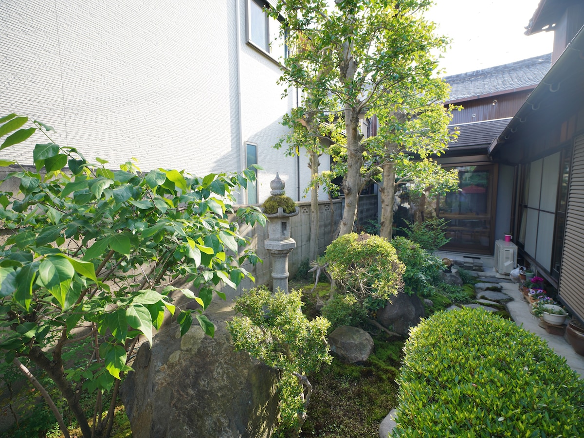 约100年历史，京町屋，宇治茶馆102号房间，日式客房双人房客房，独立卫生间，淋浴间