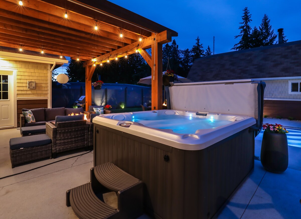 Urban Cottage, Private Heated Pool and Hot tub.