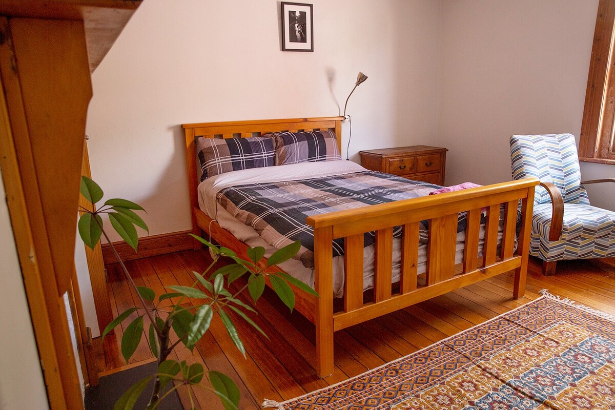 Terrace House Room with Morning Sun