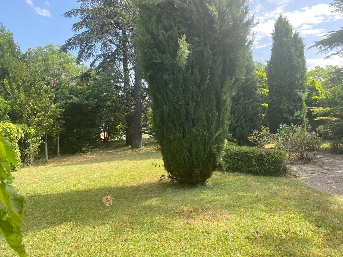 Studio indépendant sur jardin