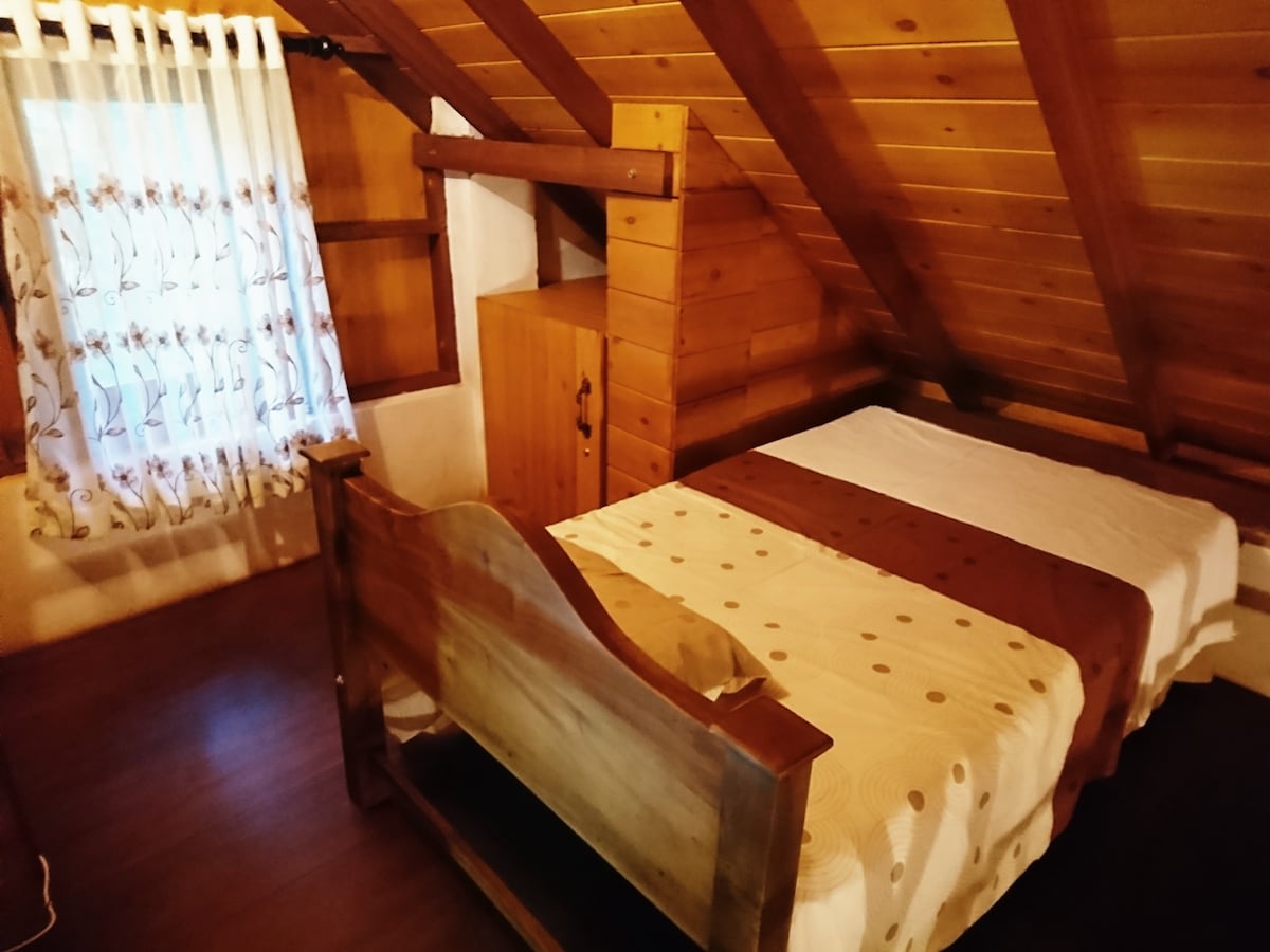 Wooden Cabin in Mawanella