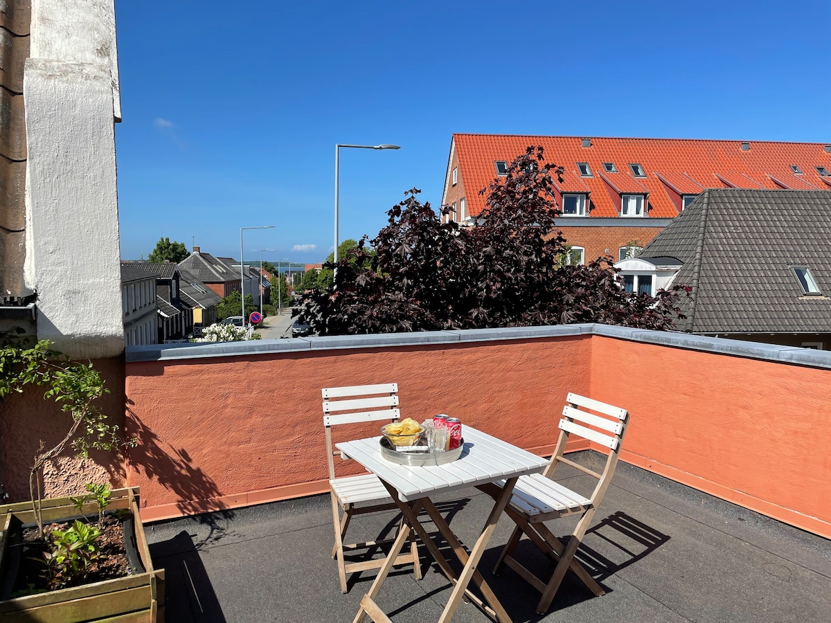 Skøn lejlighed i Struer, med egen tagterrasse