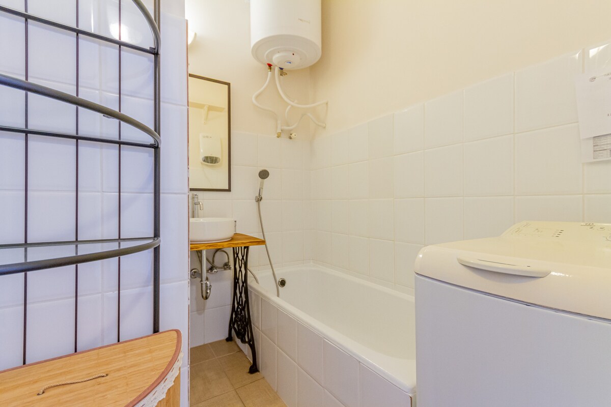 Air conditioned, cozy apartment near Városliget