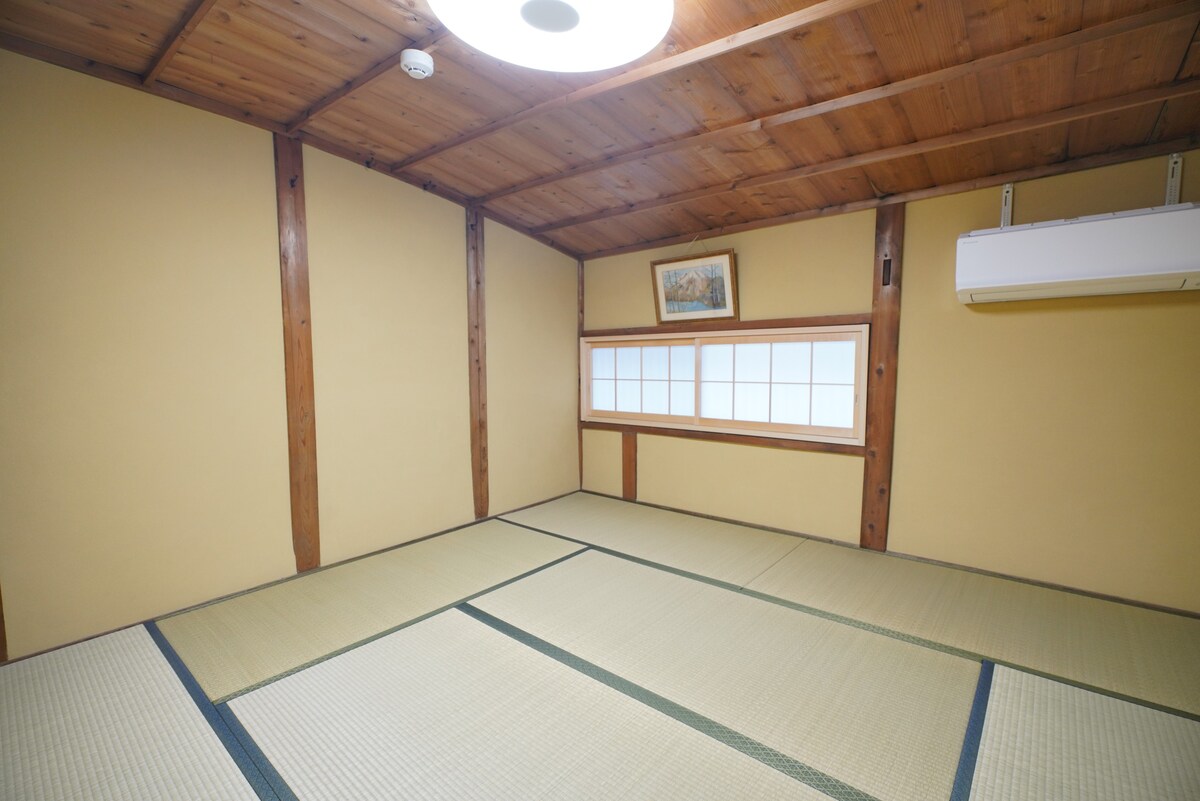 拥有100年历史的京町屋， 203宇治茶旅馆， 4人日式客房，共用卫生间，淋浴间