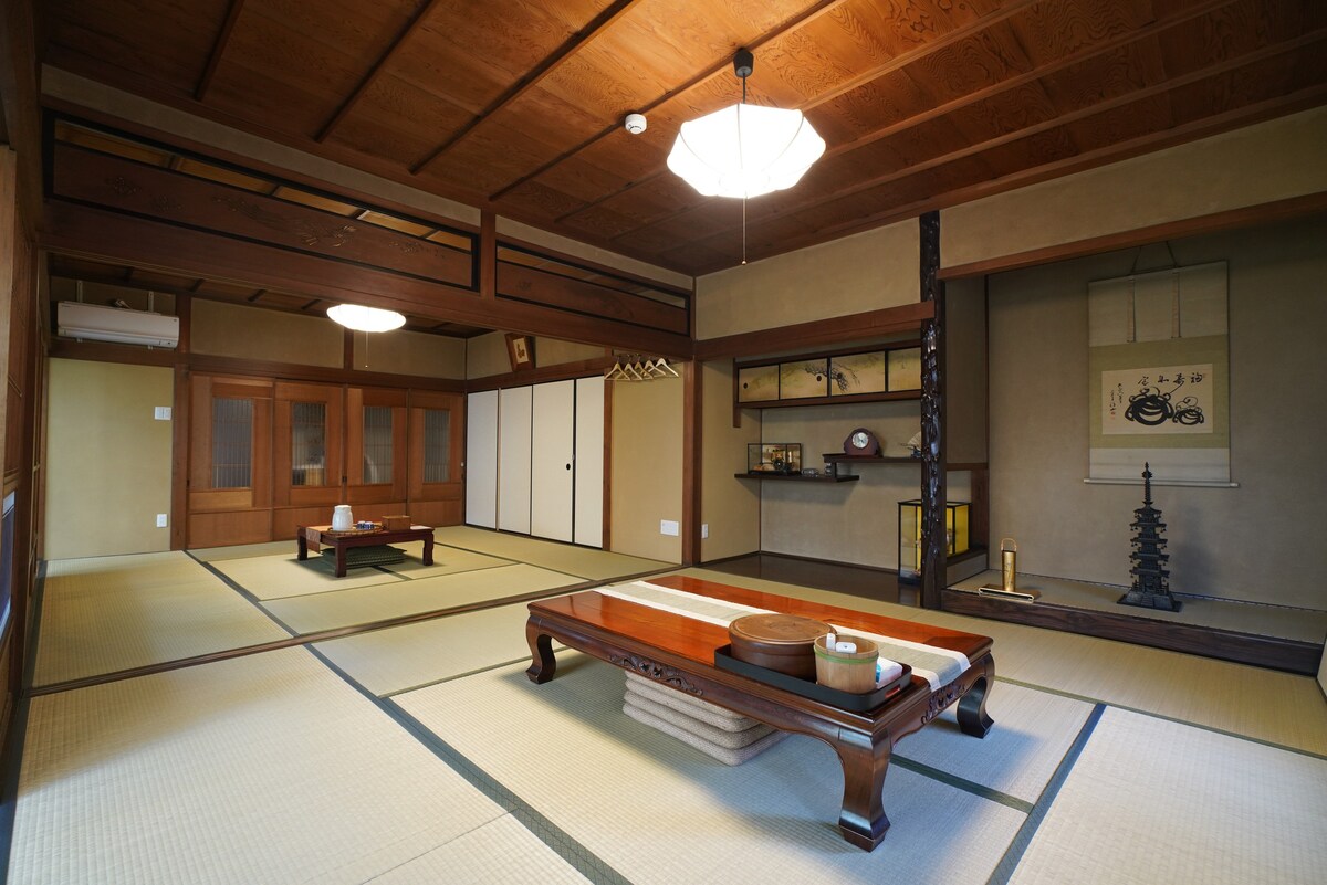 拥有100年历史的京町屋，宇治茶旅馆106 ， 10人日式客房，共用卫生间，淋浴间