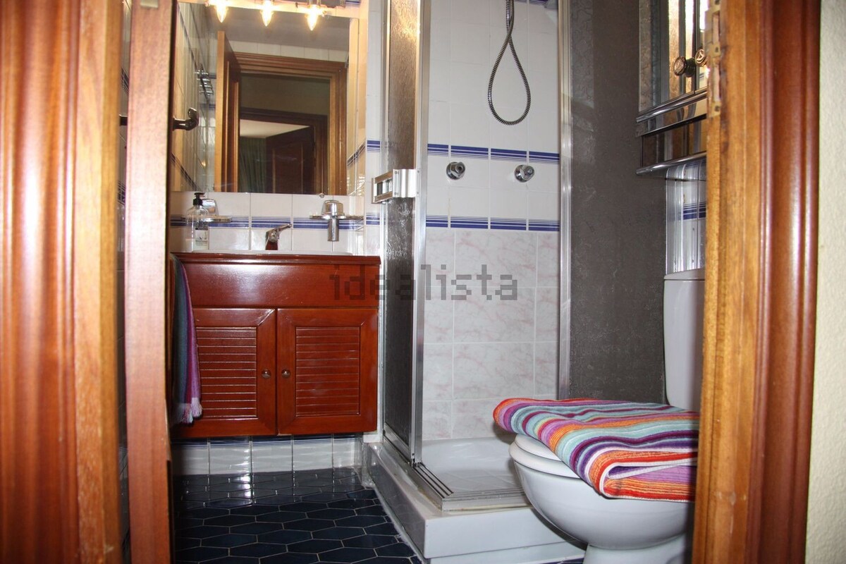 Habitación con baño privado