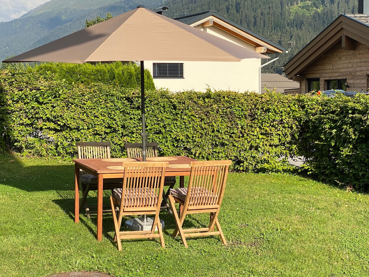 Haus Maschol sonnige Gartenwohnung mit Bergblick