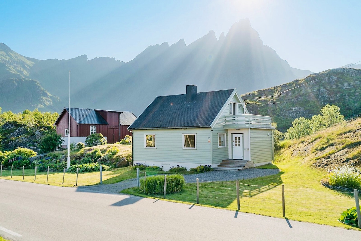 Koselig hus på Ballstad i Lofoten