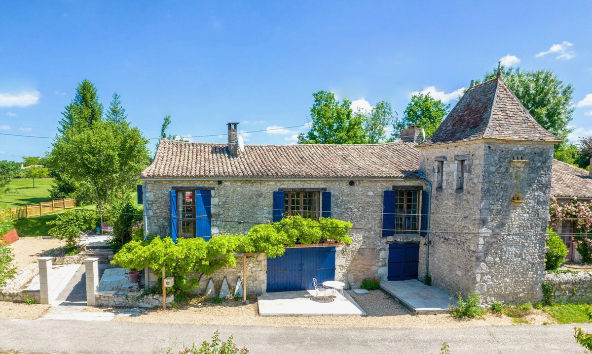 Peaceful and pretty 16C lodge with lovely pool