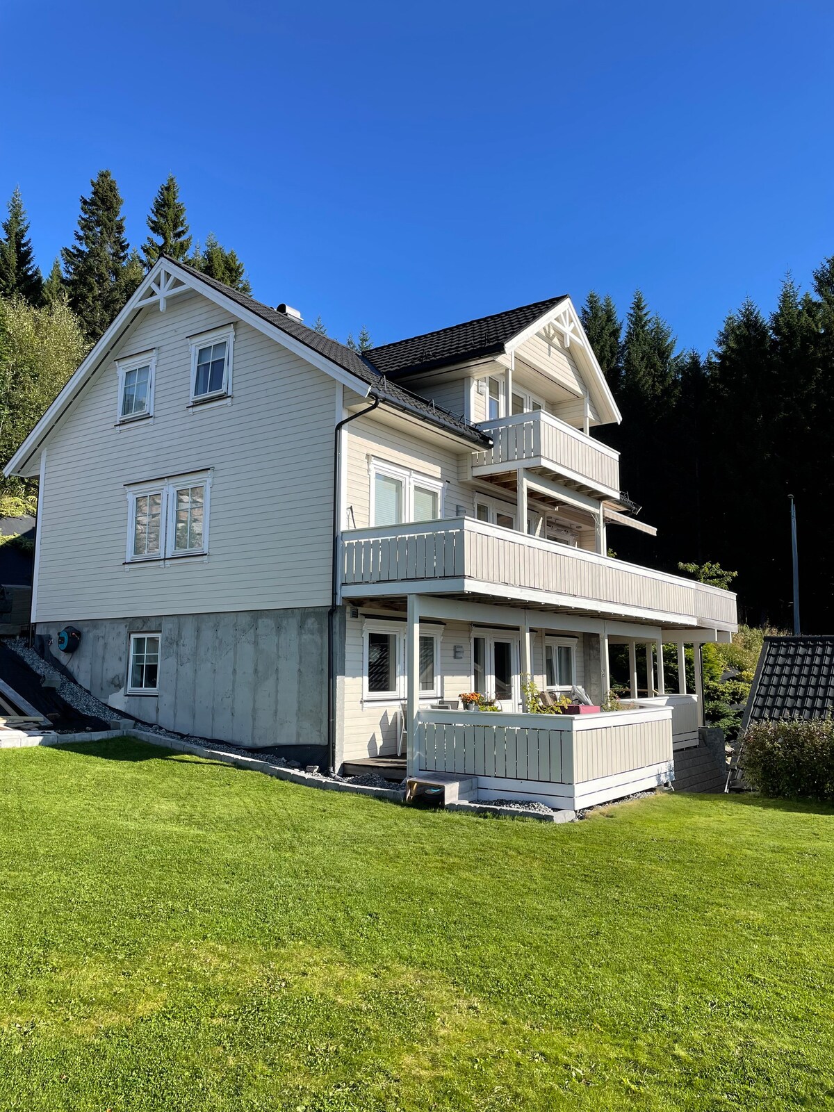 House with stunning views of a Norwegian Fjord