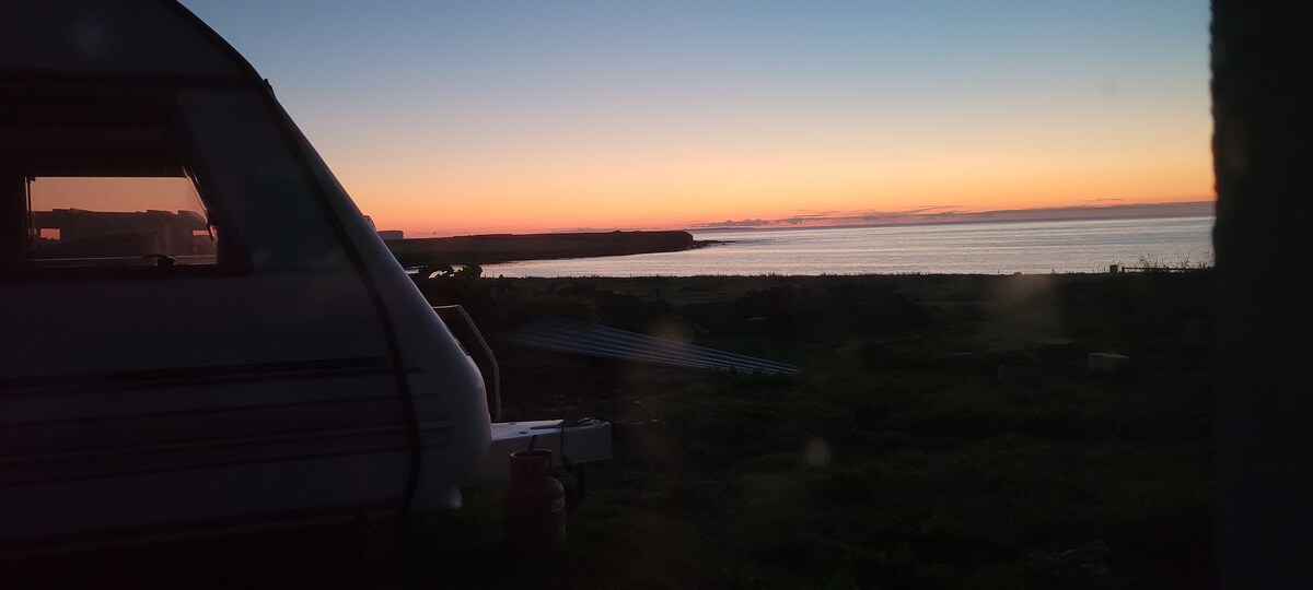 4 berth tin tent with hot tub & sea views