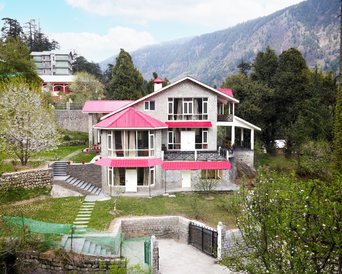 The ForestBound Cottage 5BHK烧烤壁炉Manali