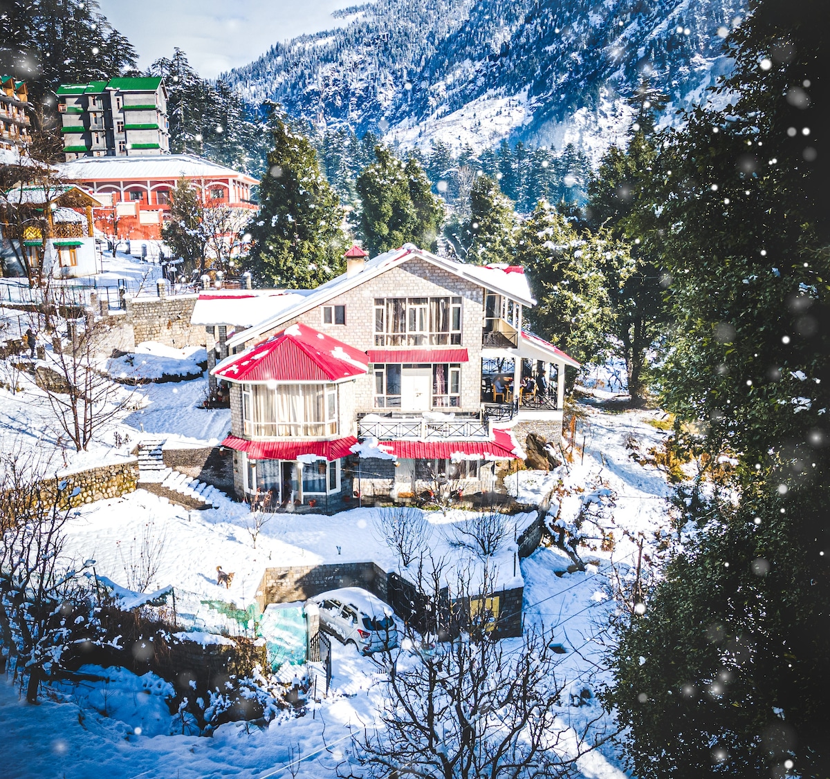 The ForestBound Cottage 5BHK烧烤壁炉Manali