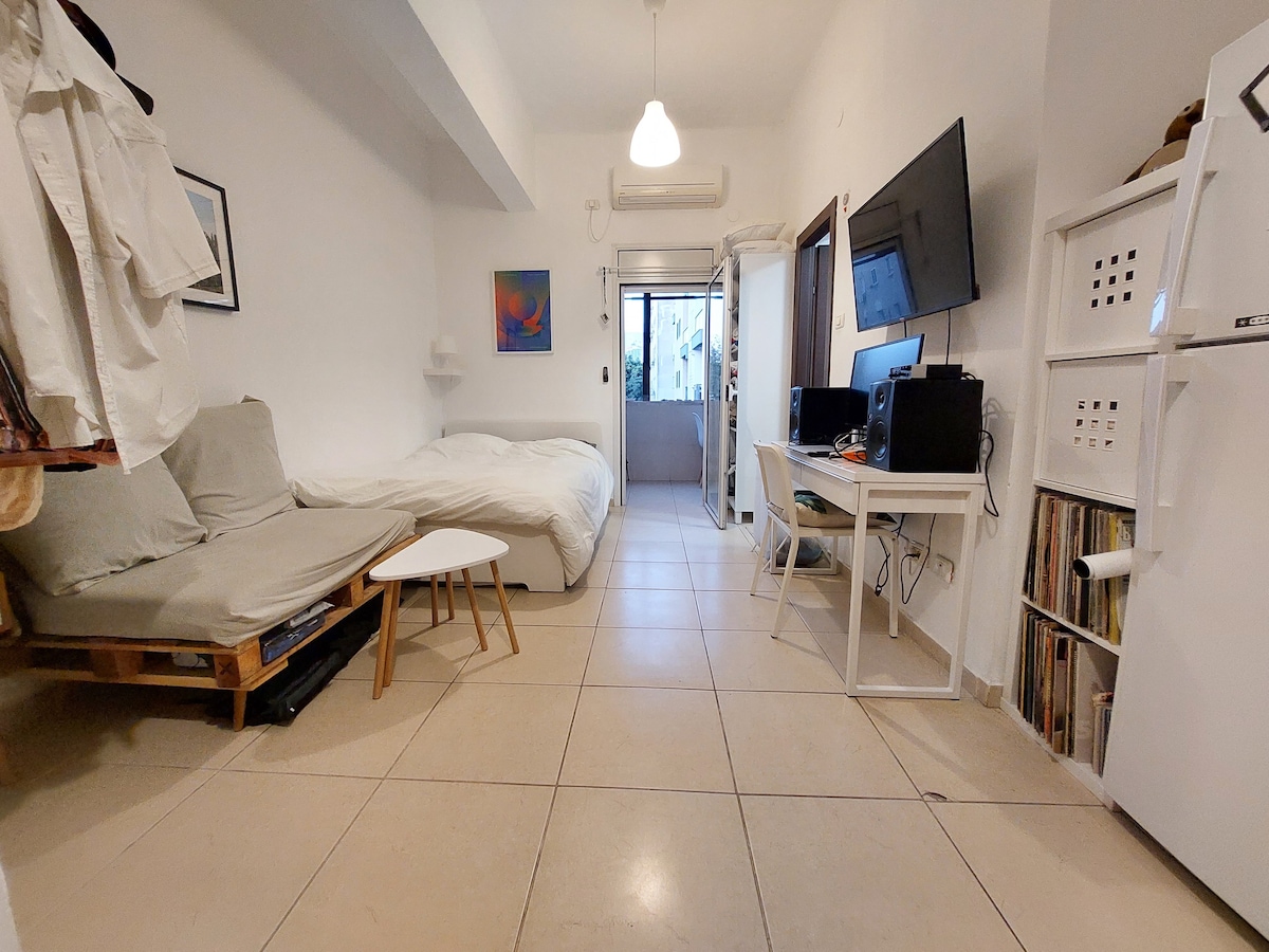 The Cutest Tel-Aviv Studio