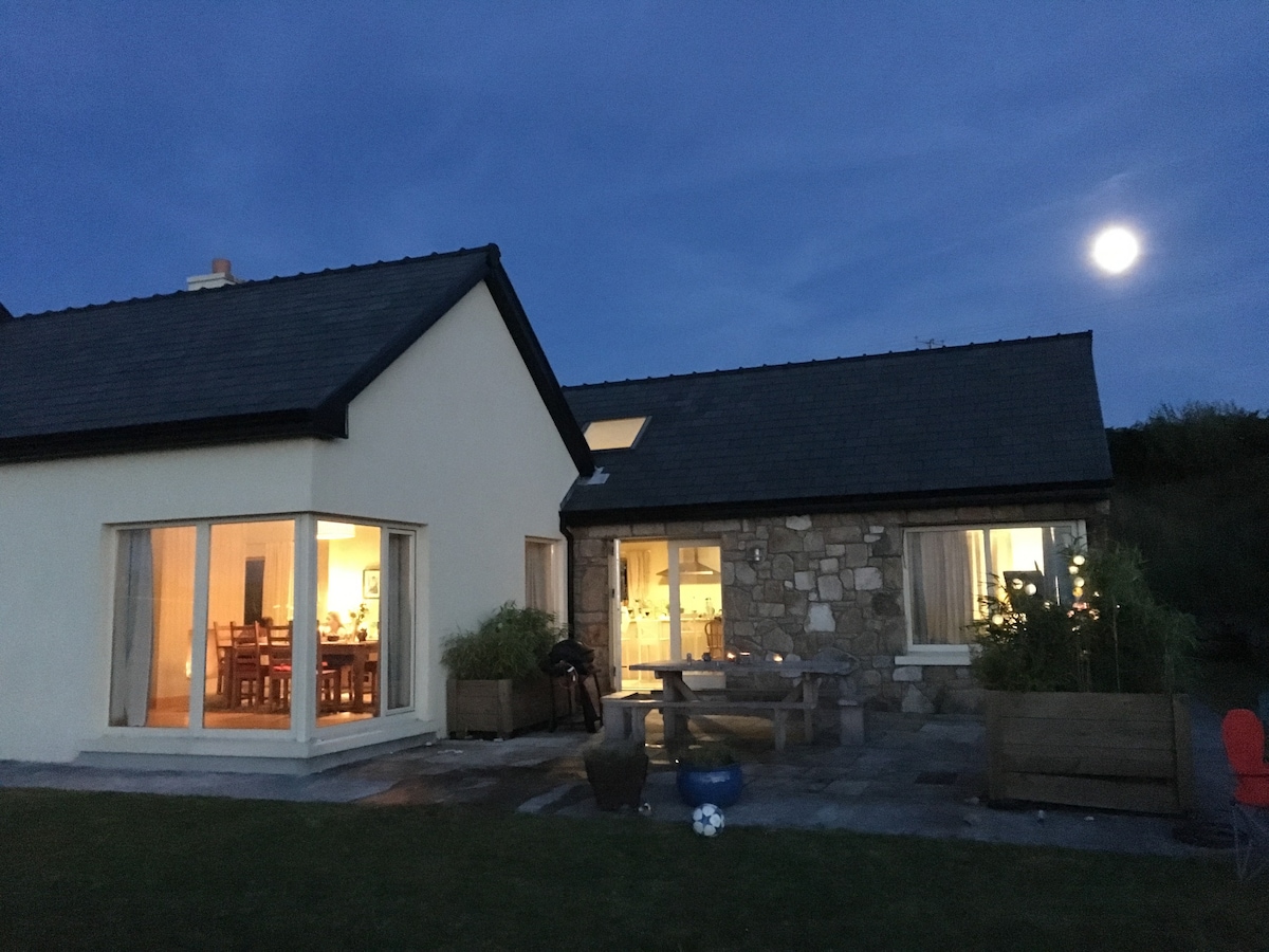 Spacious house with stunning views in Connemara