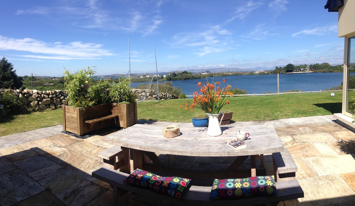 Spacious house with stunning views in Connemara
