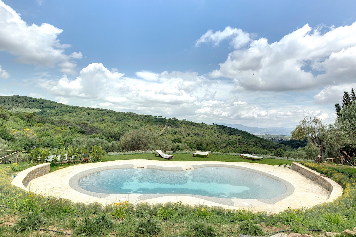 基安蒂（ Chianti ）带游泳池别墅（ Villa ）的精美Loft